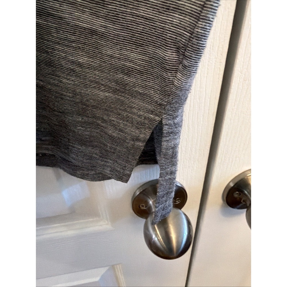 Old Navy Women's Size XL Short Sleeve Relaxed Henley T-shirt Grey Combo Striped - Picture 6 of 8